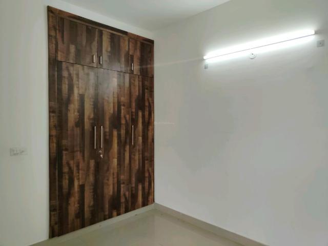 2 BHK Apartment in Sector 76 for resale Gurgaon. The reference number is 17179426