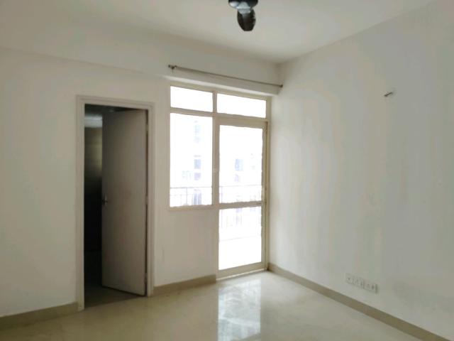 2 BHK Apartment in Sector 76 for resale Gurgaon. The reference number is 18895421