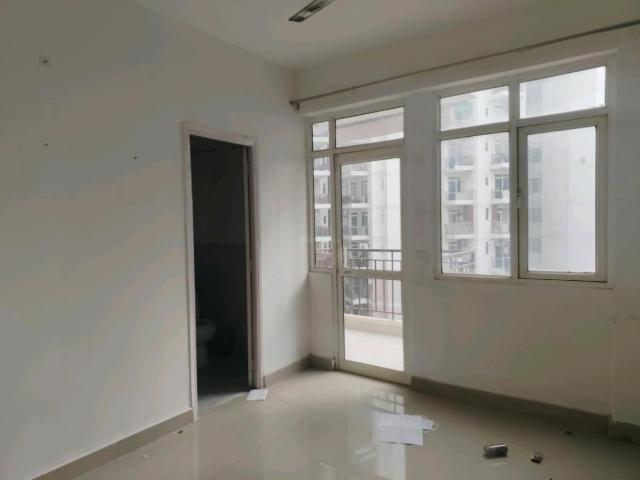2 BHK Apartment in Sector 76 for resale Gurgaon. The reference number is 19089699