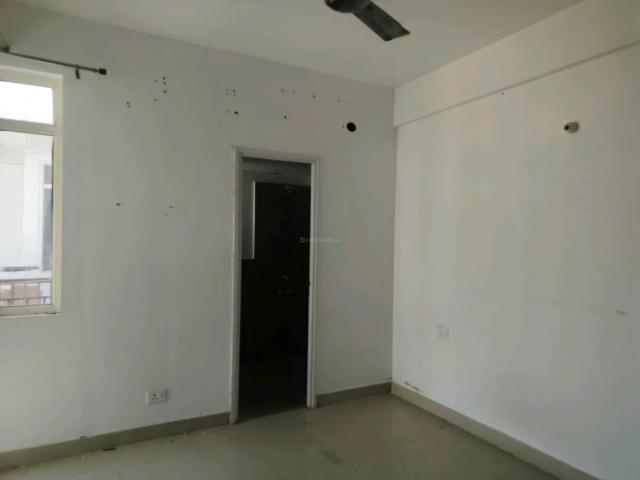 2 BHK Apartment in Sector 76 for resale Gurgaon. The reference number is 19154976
