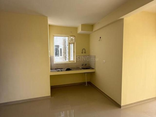 2 BHK Apartment in Sector 76 for resale Gurgaon. The reference number is 20298460