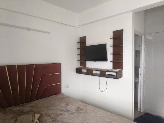 2 BHK Apartment in Sector 76 for resale Gurgaon. The reference number is 20346445