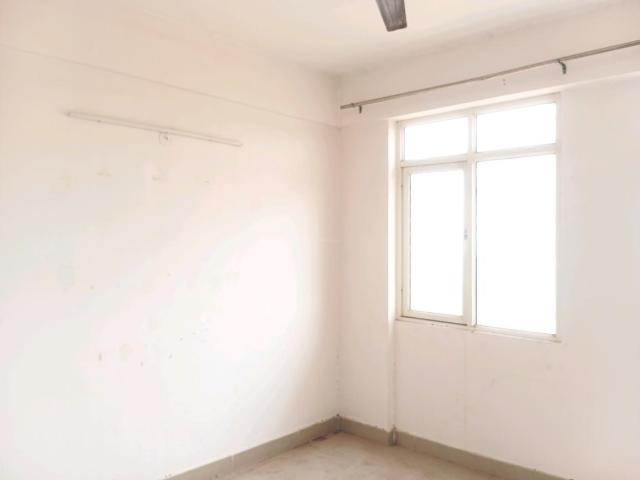 2 BHK Apartment in Sector 76 for resale Gurgaon. The reference number is 20300020