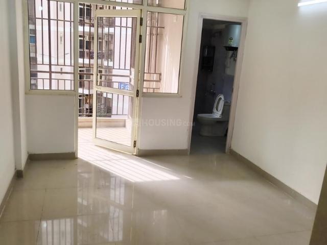 2 BHK Apartment in Sector 76 for resale Gurgaon. The reference number is 20420626