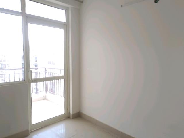 2 BHK Apartment in Sector 76 for resale Gurgaon. The reference number is 20580738