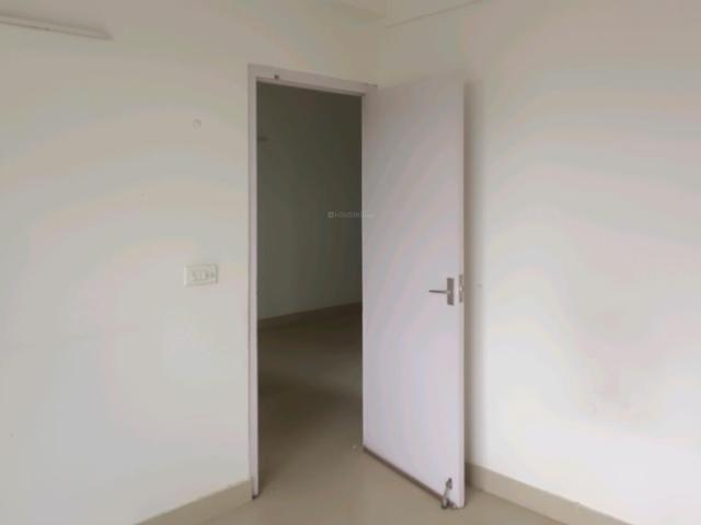 2 BHK Apartment in Sector 76 for resale Gurgaon. The reference number is 20581146