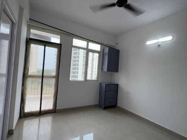2 BHK Apartment in Sector 76 for resale Gurgaon. The reference number is 20624569