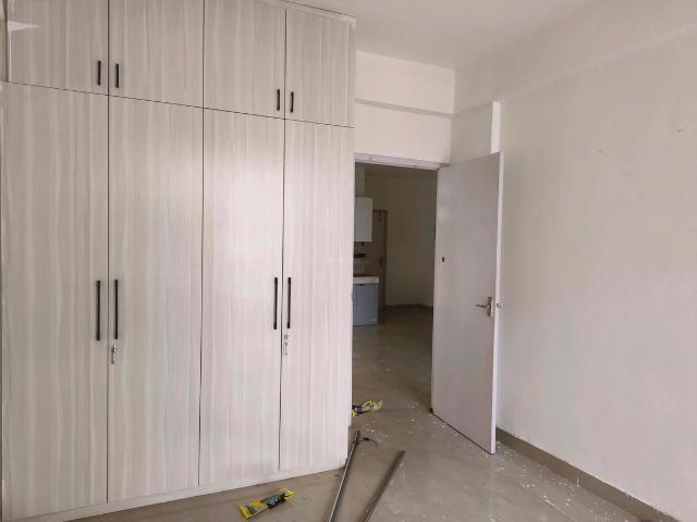 2 BHK Apartment in Sector 76 for resale Gurgaon. The reference number is 20846807