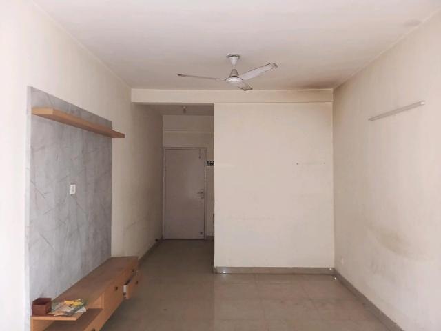 2 BHK Apartment in Sector 76 for resale Gurgaon. The reference number is 20869131