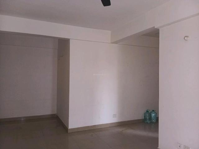 2 BHK Apartment in Sector 76 for resale Gurgaon. The reference number is 20869243