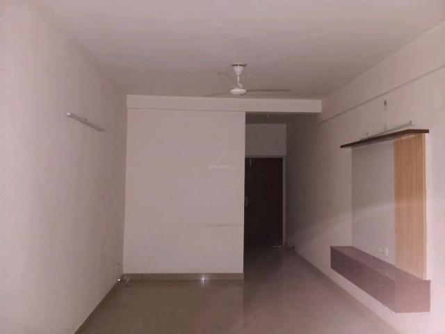 2 BHK Apartment in Sector 76 for resale Gurgaon. The reference number is 20869685