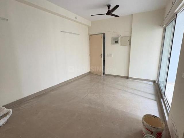 2 BHK Apartment in Sector 77 for rent Noida. The reference number is 19953406