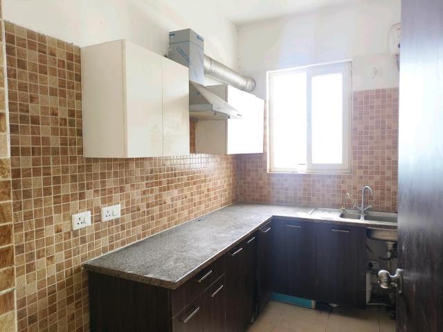 2 BHK Apartment in Sector 77 for rent Gurgaon. The reference number is 17947382
