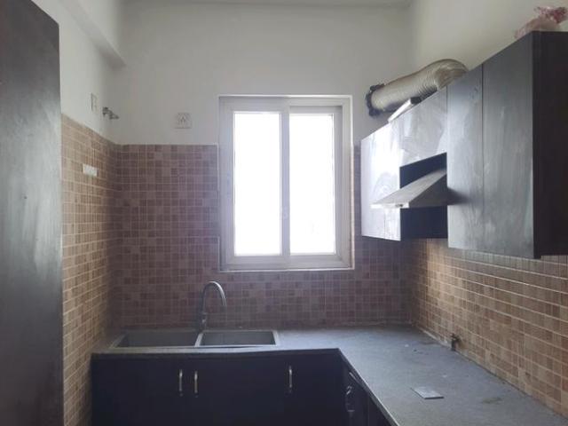 2 BHK Apartment in Sector 77 for rent Gurgaon. The reference number is 19041348