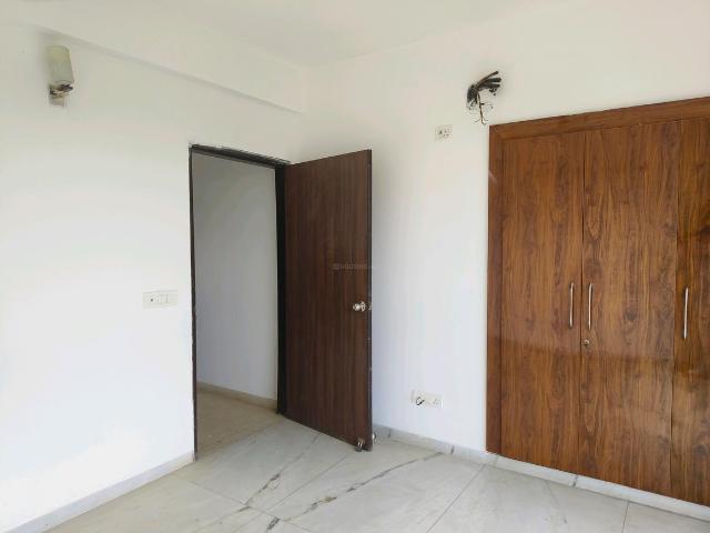 2 BHK Apartment in Sector 77 for rent Gurgaon. The reference number is 20918639