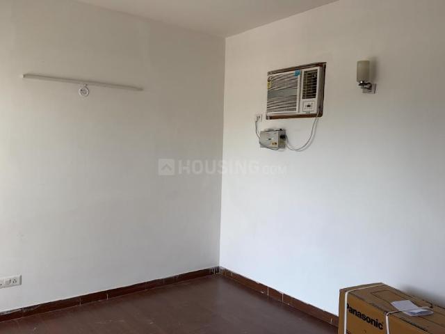 2 BHK Apartment in Sector 77 for resale Gurgaon. The reference number is 8999300