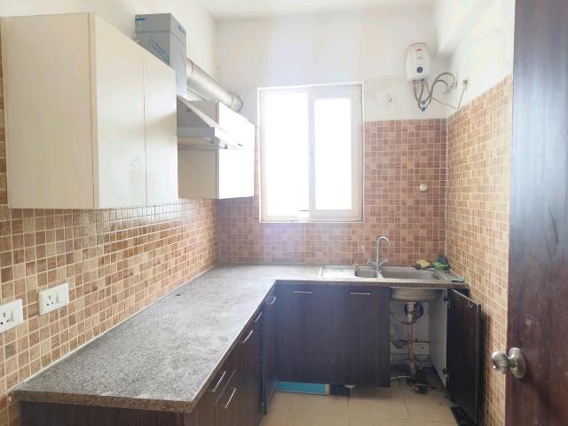 2 BHK Apartment in Sector 77 for resale Gurgaon. The reference number is 17712456