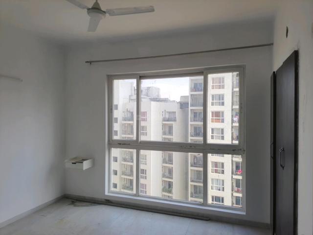2 BHK Apartment in Sector 77 for resale Gurgaon. The reference number is 19139852