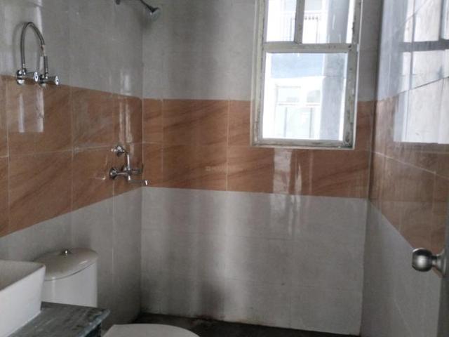 2 BHK Apartment in Sector 77 for resale Noida. The reference number is 19691998