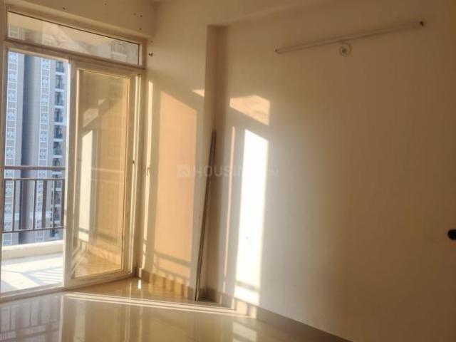 2 BHK Apartment in Sector 77 for resale Noida. The reference number is 19880647
