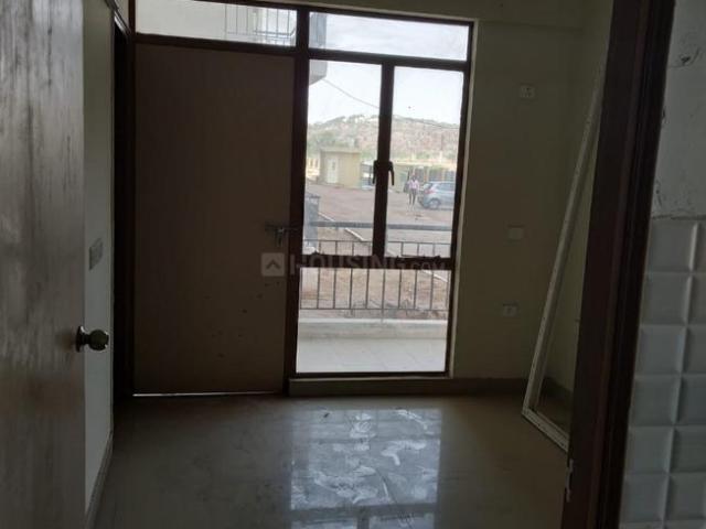 2 BHK Apartment in Sector 79 for resale Gurgaon. The reference number is 4984552