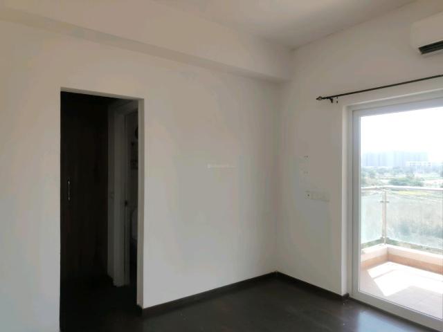 2 BHK Apartment in Sector 70 for resale Gurgaon. The reference number is 18525476