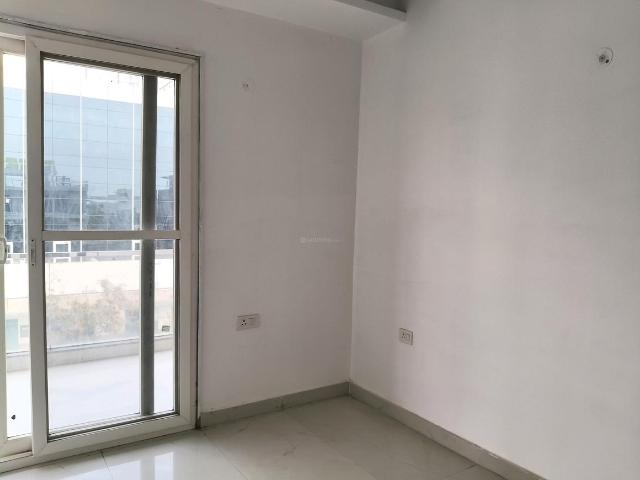 2 BHK Apartment in Sector 70 for resale Gurgaon. The reference number is 19009911
