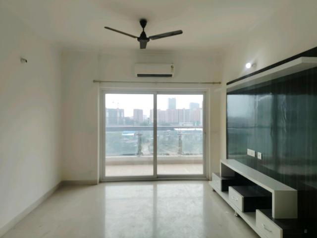 2 BHK Apartment in Sector 70 for resale Gurgaon. The reference number is 19895271