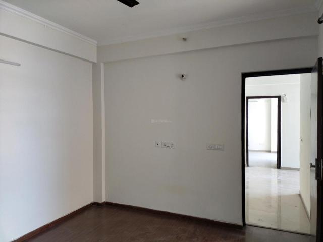 2 BHK Apartment in Sector 70 for resale Noida. The reference number is 19608306