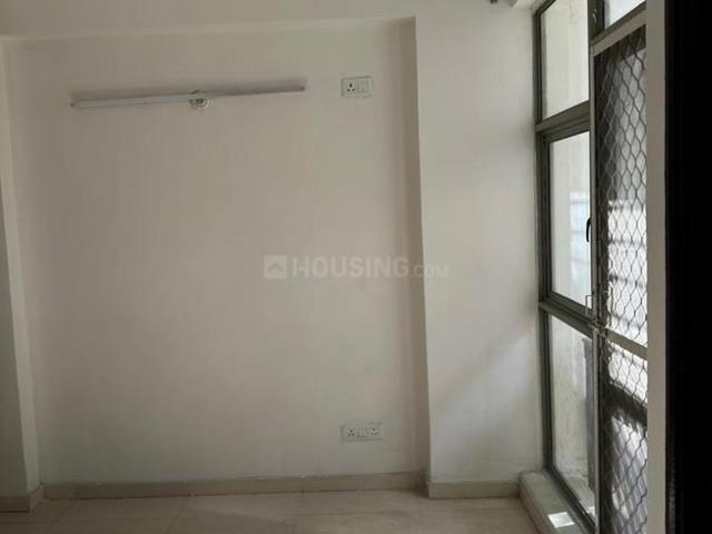 2 BHK Apartment in Sector 70 for resale Noida. The reference number is 19608306