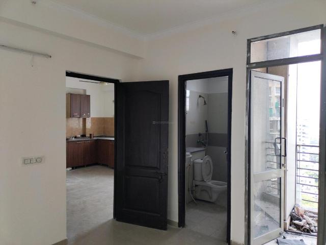 2 BHK Apartment in Sector 70 for resale Noida. The reference number is 19303833