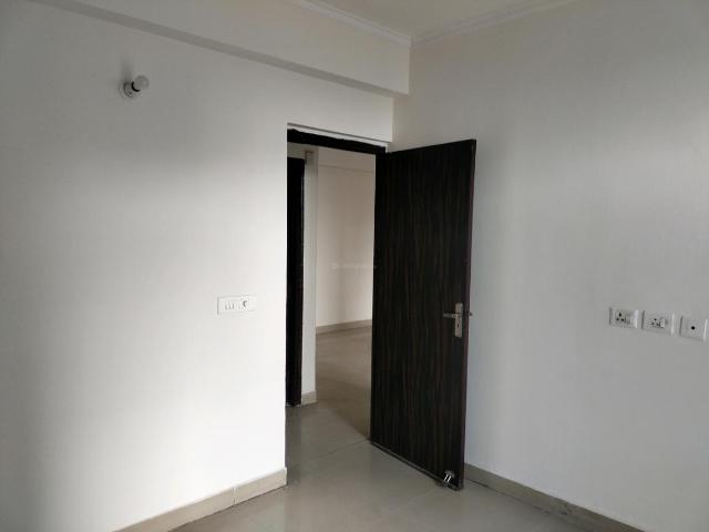 2 BHK Apartment in Sector 70 for resale Noida. The reference number is 20062552