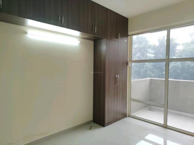 2 BHK Apartment in Sector 70A for rent Gurgaon. The reference number is 17492412