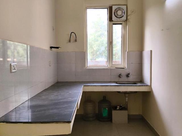 2 BHK Apartment in Sector 70A for rent Gurgaon. The reference number is 18364838
