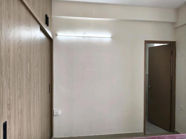 2 BHK Apartment in Sector 70A for rent Gurgaon. The reference number is 18985612