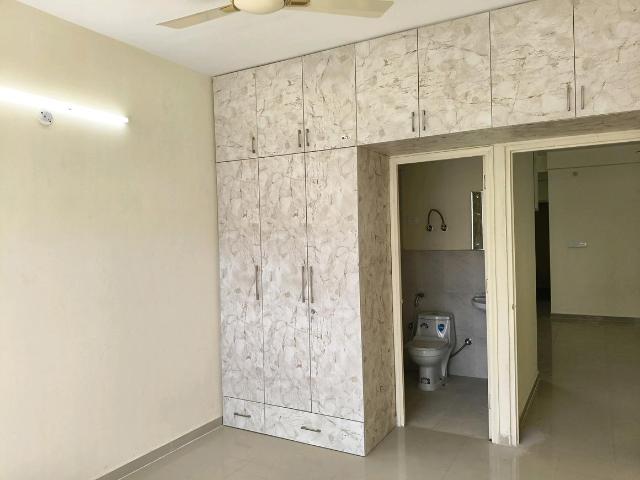 2 BHK Apartment in Sector 70A for resale Gurgaon. The reference number is 18364929