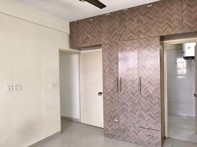 2 BHK Apartment in Sector 70A for resale Gurgaon. The reference number is 19301166