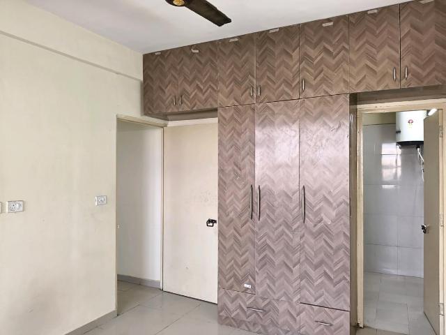 2 BHK Apartment in Sector 70A for resale Gurgaon. The reference number is 19301190