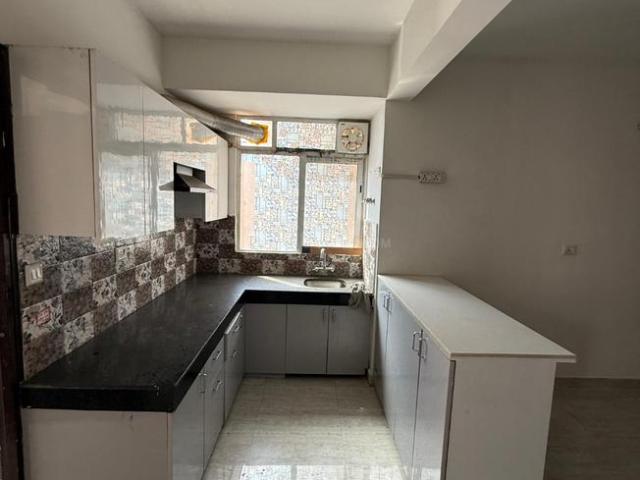 2 BHK Apartment in Sector 71 for rent Gurgaon. The reference number is 20050093