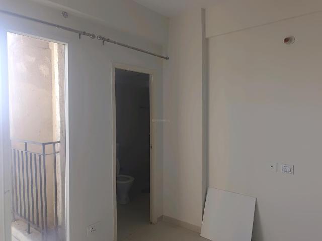 2 BHK Apartment in Sector 71 for resale Gurgaon. The reference number is 19453834