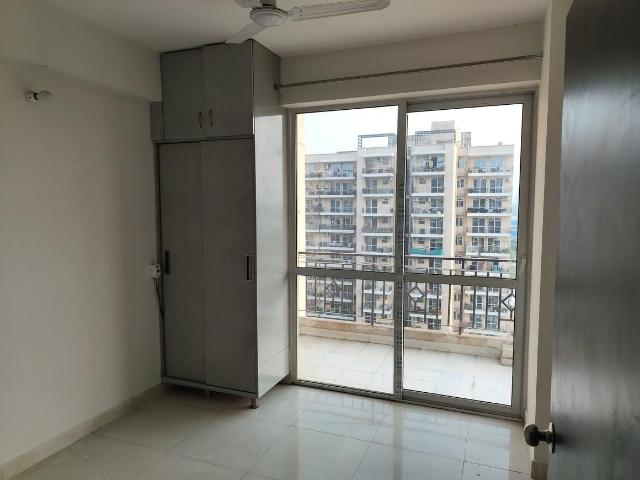 2 BHK Apartment in Sector 71 for resale Gurgaon. The reference number is 20209298