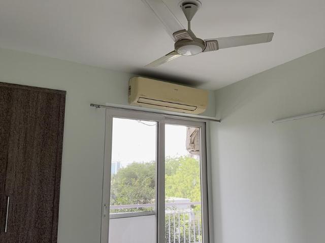 2 BHK Apartment in Sector 72 for rent Gurgaon. The reference number is 20444472
