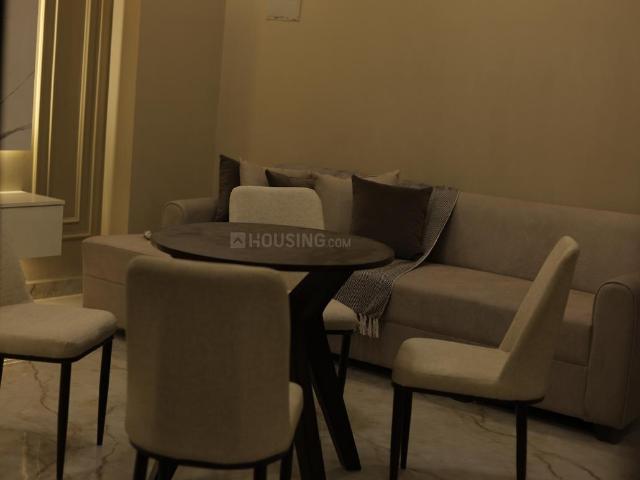 2 BHK Apartment in Sector 72 for resale Noida. The reference number is 17528235