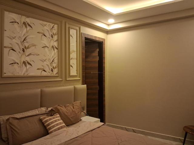 2 BHK Apartment in Sector 72 for resale Noida. The reference number is 19624280