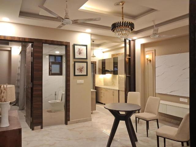 2 BHK Apartment in Sector 72 for resale Noida. The reference number is 19818959