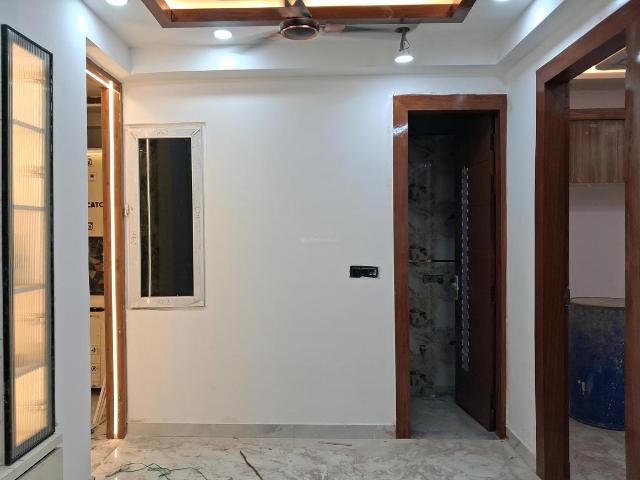 2 BHK Apartment in Sector 72 for resale Noida. The reference number is 20587684
