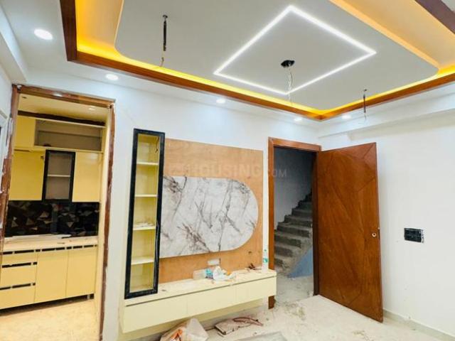 2 BHK Apartment in Sector 72 for resale Noida. The reference number is 20726769