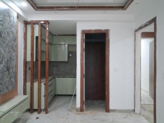 2 BHK Apartment in Sector 72 for resale Noida. The reference number is 20863777