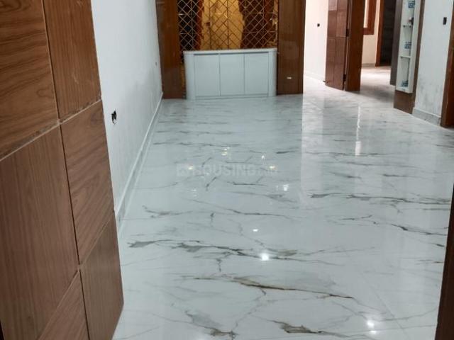 2 BHK Apartment in Sector 72 for resale Noida. The reference number is 20013966