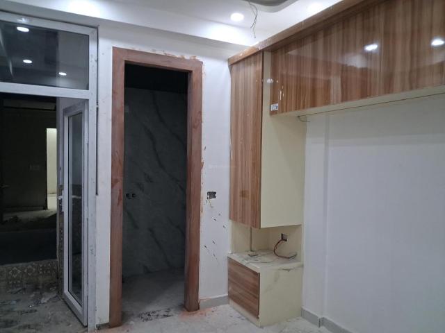 2 BHK Apartment in Sector 72 for resale Noida. The reference number is 20315392